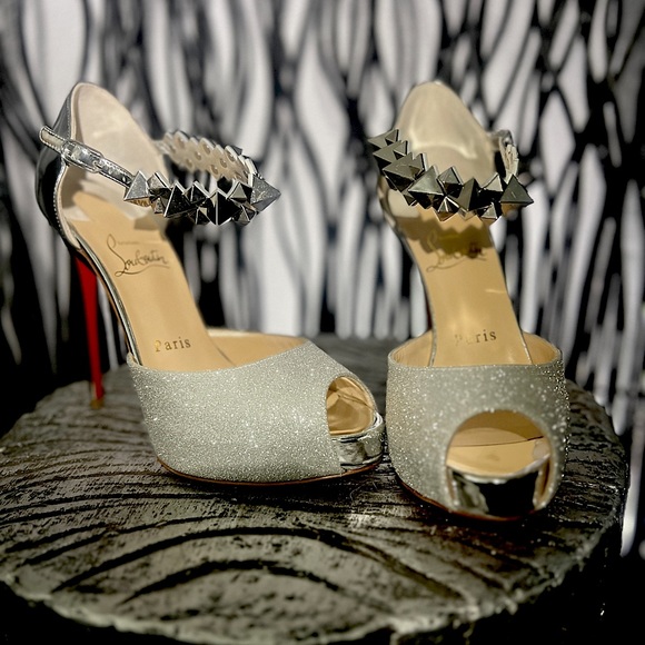 SILVER LOUBOUTIN HEELS NIB SZ 36 - Picture 2 of 8